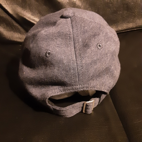 Bench Gray Cap - Picture 3 of 4